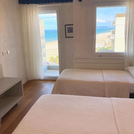 ריצ'יונה Hotel Diplomatic מראה חיצוני תמונה