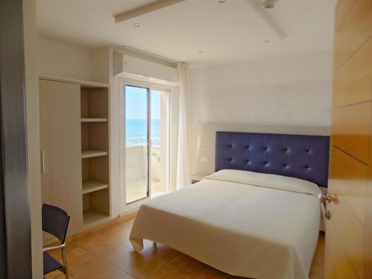 ריצ'יונה Hotel Diplomatic מראה חיצוני תמונה