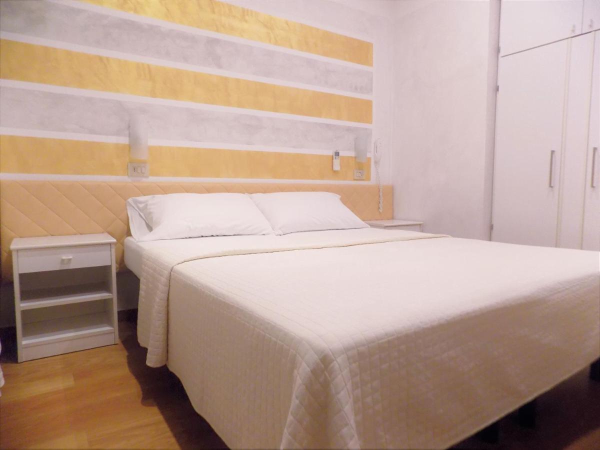 ריצ'יונה Hotel Diplomatic מראה חיצוני תמונה