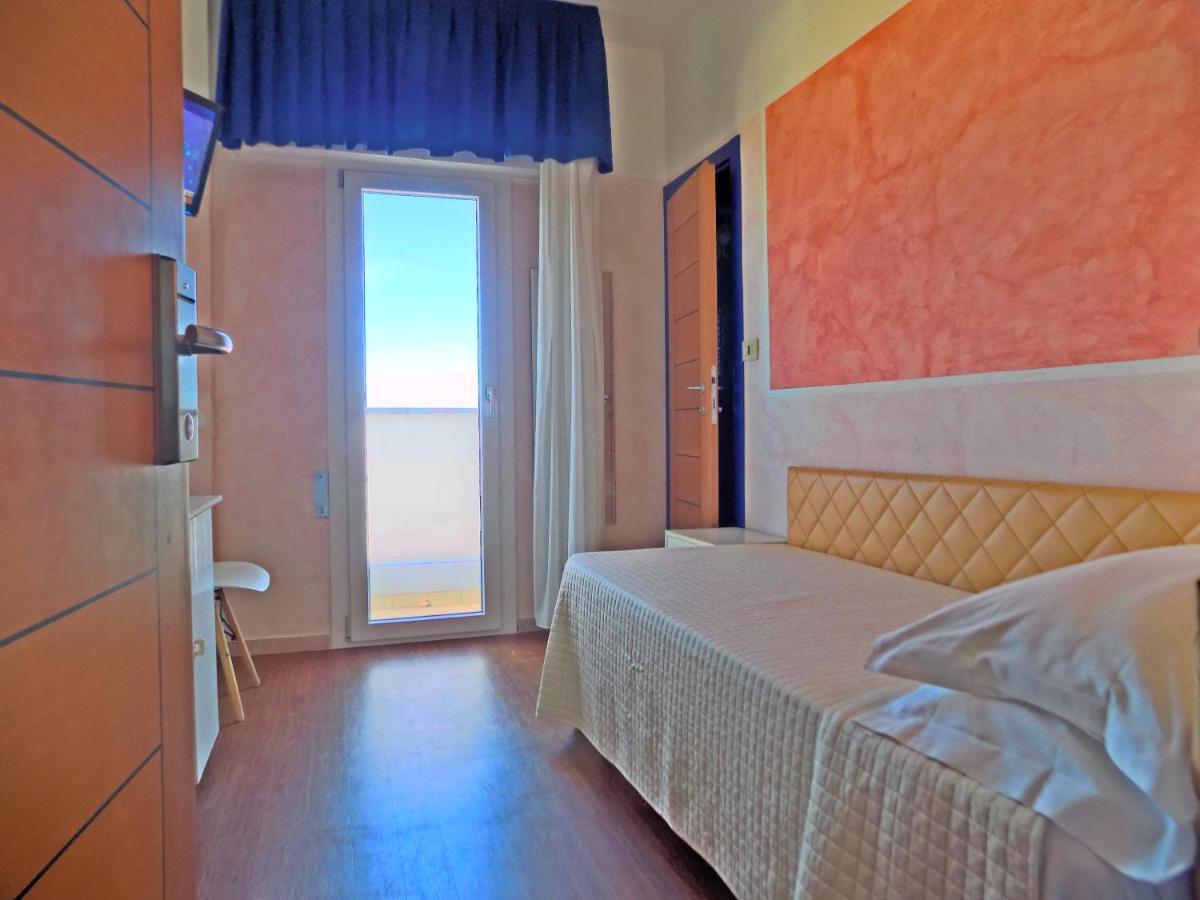 ריצ'יונה Hotel Diplomatic מראה חיצוני תמונה