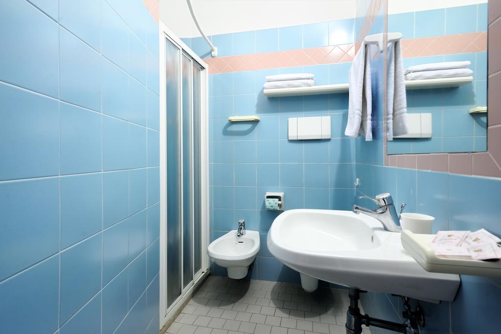 ריצ'יונה Hotel Diplomatic חדר תמונה
