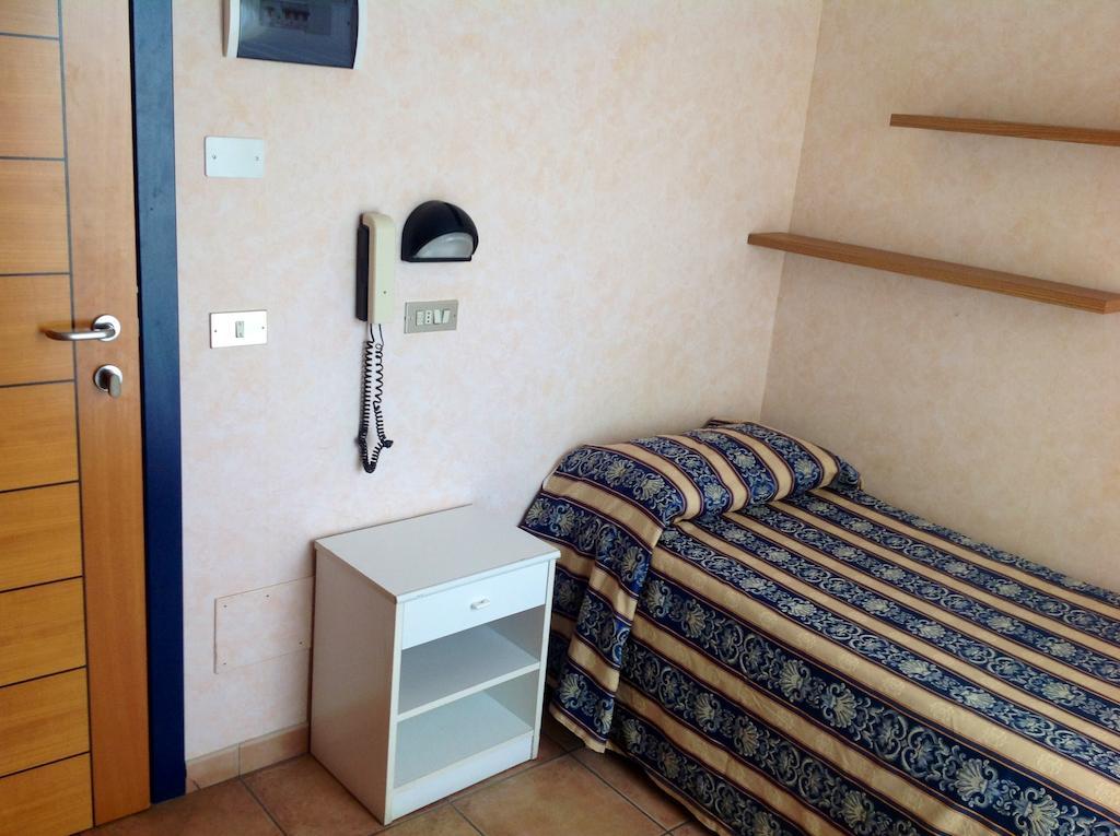 ריצ'יונה Hotel Diplomatic חדר תמונה