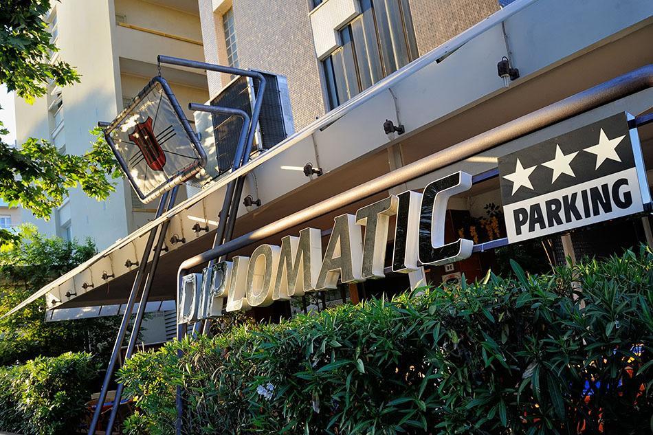 ריצ'יונה Hotel Diplomatic מראה חיצוני תמונה