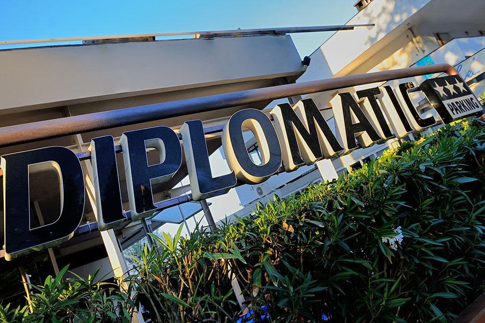 ריצ'יונה Hotel Diplomatic מראה חיצוני תמונה