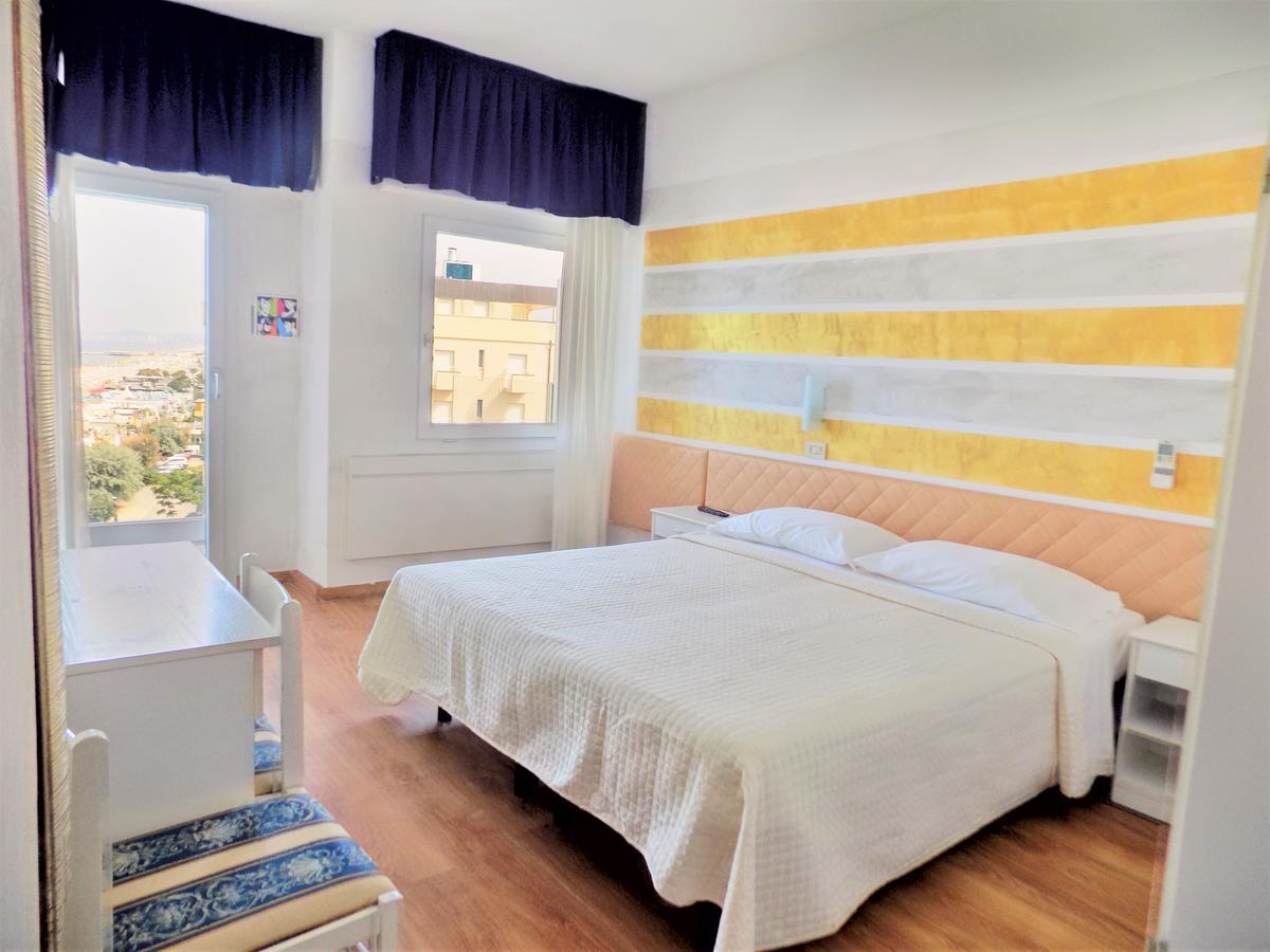 ריצ'יונה Hotel Diplomatic מראה חיצוני תמונה