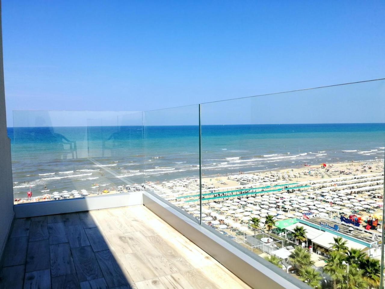 ריצ'יונה Hotel Diplomatic מראה חיצוני תמונה