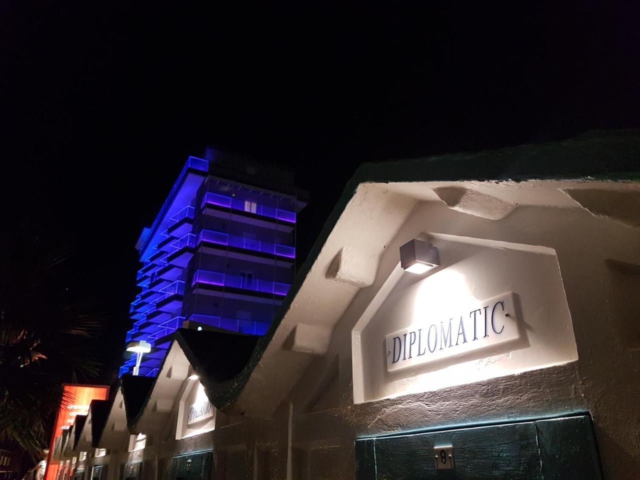 ריצ'יונה Hotel Diplomatic מראה חיצוני תמונה