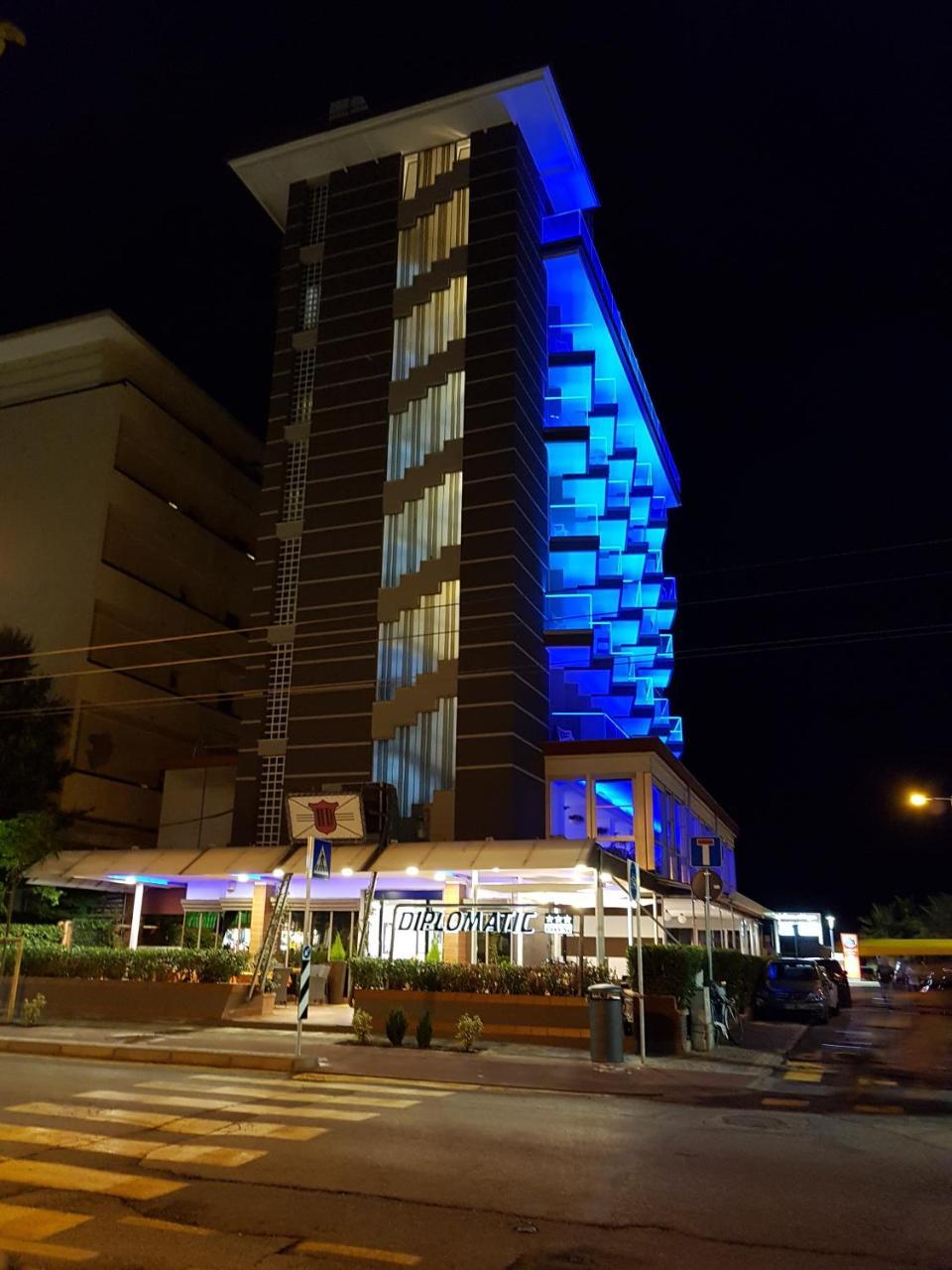 ריצ'יונה Hotel Diplomatic מראה חיצוני תמונה